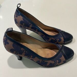 Vintage Laura Driz navy pumps size 8